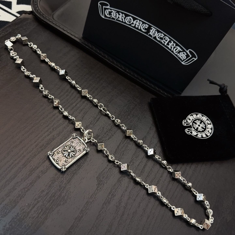 Ch*0me He**ts necklaces